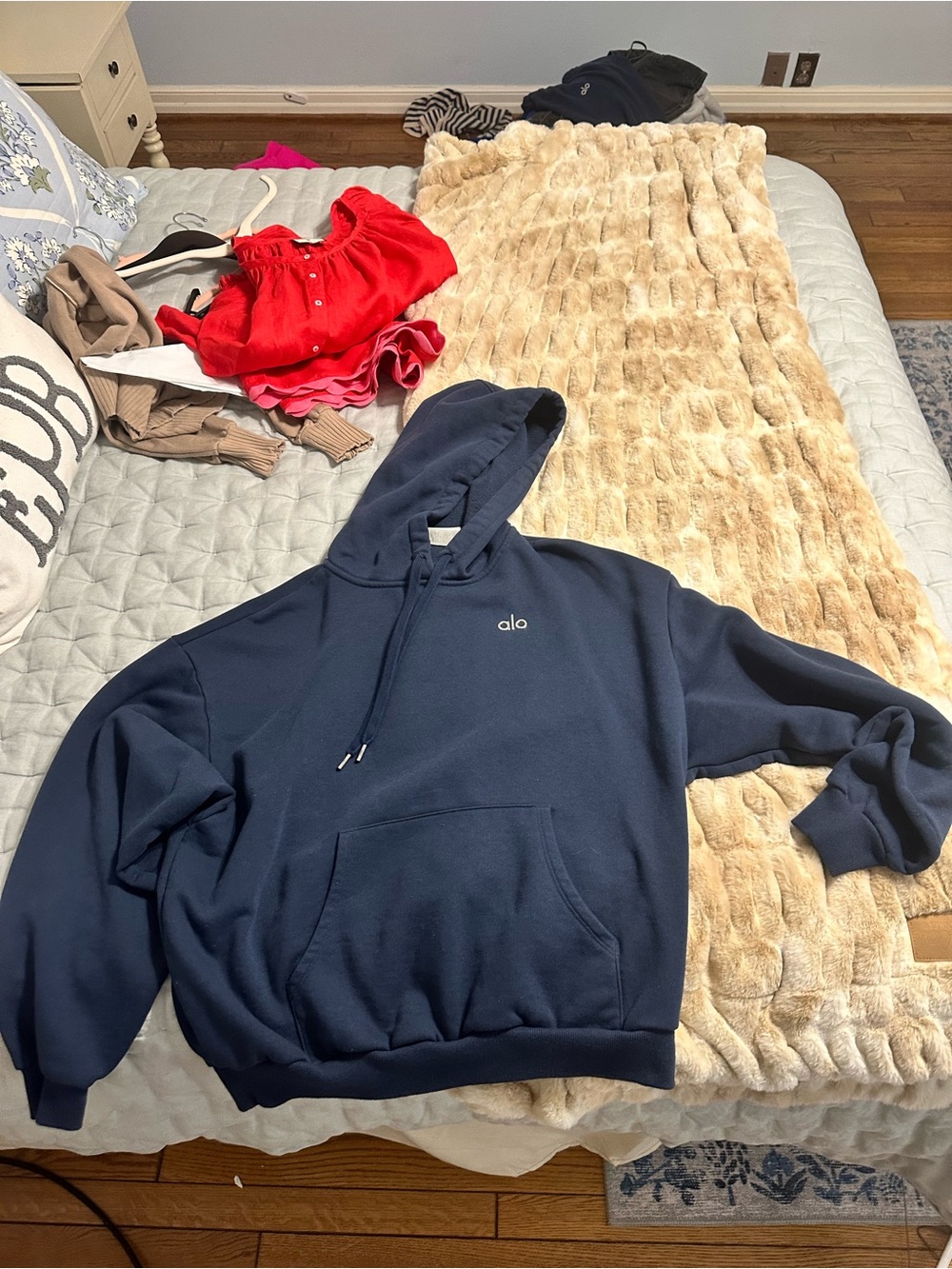 ALO Yoga Women’s Navy Hooded Pullover Sweatshirt